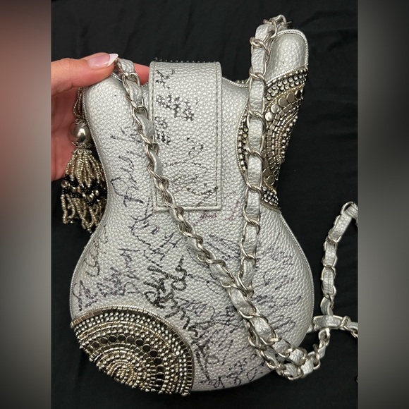 Mary Frances SIGNED guitar handbag. - Picture 5 of 7
